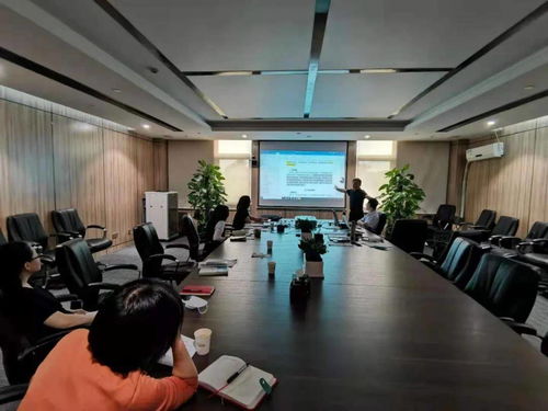 专家引领，服务创新——刘春华携团队赴白云机场开展服务营销研讨会